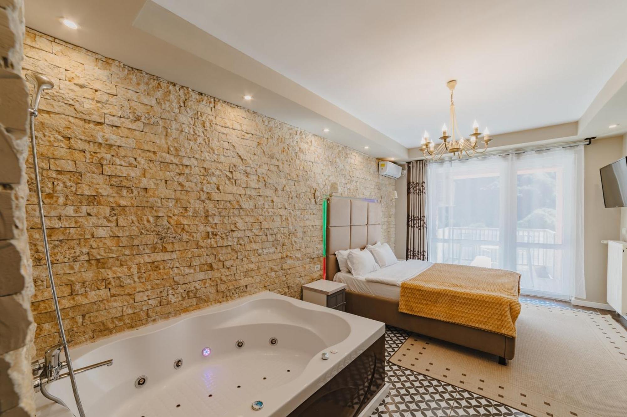 Romantic Jacuzzi Belleview Studio Sinaia Eksteriør billede